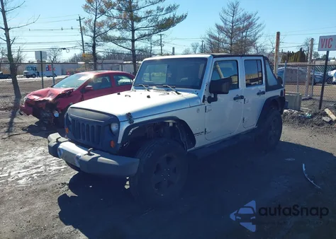 2010 Jeep Wrangler Unlimited Sahara из США, поврежденный, VIN 1J4BA5H10AL110072